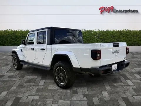 Photos of 2022 JEEP GLADIATOR CREW CAB OVERLAND 4WD for sale in Prattville, AL at Pigg Enterprises
