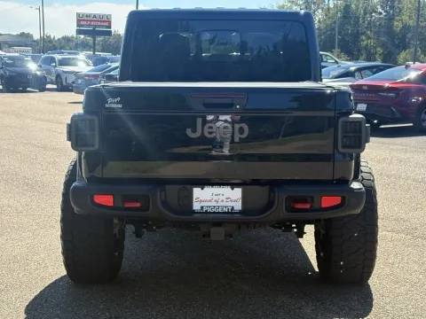 More photos of 2024 JEEP GLADIATOR CREW CAB RUBICON 4WD at Pigg Enterprises, AL