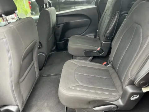 More photos of 2021 CHRYSLER PACIFICA TOURING 2WD at Pigg Enterprises, AL