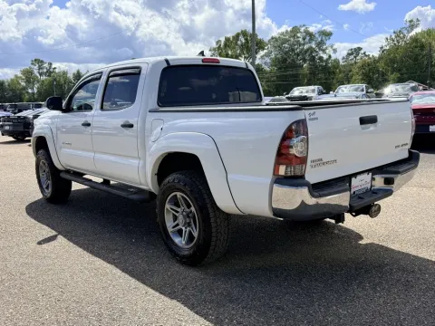 More photos of 2014 TOYOTA TACOMA CREW CAB SR5 4WD at Pigg Enterprises, AL