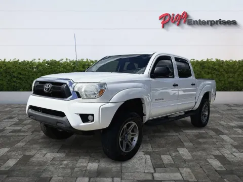 More photos of 2014 TOYOTA TACOMA CREW CAB SR5 4WD at Pigg Enterprises, AL