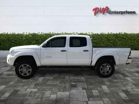Another view of 2014 TOYOTA TACOMA CREW CAB SR5 4WD for sale in Prattville, AL at Pigg Enterprises