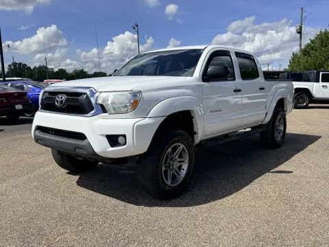 Another view of 2014 TOYOTA TACOMA CREW CAB SR5 4WD for sale in Prattville, AL at Pigg Enterprises