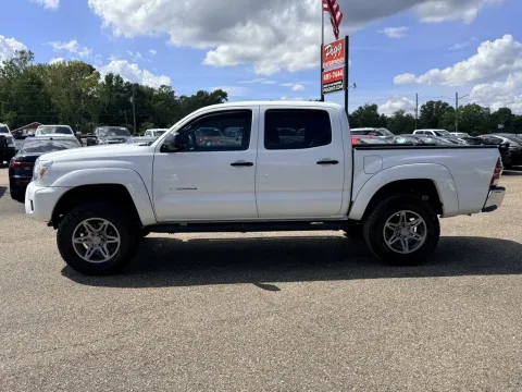 Photos of 2014 TOYOTA TACOMA CREW CAB SR5 4WD for sale in Prattville, AL at Pigg Enterprises