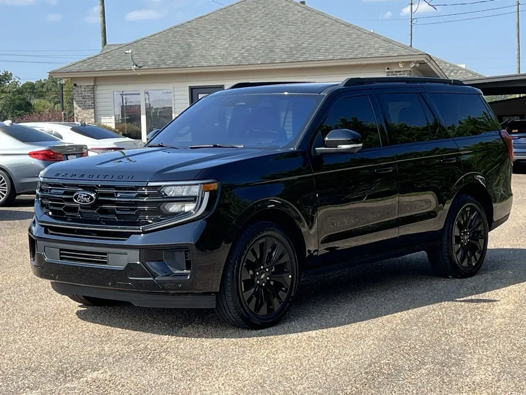 Photos of 2025 FORD EXPEDITION PLATINUM 4WD for sale in Prattville, AL at Pigg Enterprises