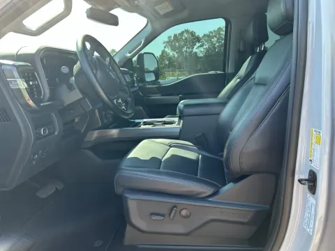 More photos of 2025 FORD F-250 CREW CAB LARIAT 4WD at Pigg Enterprises, AL
