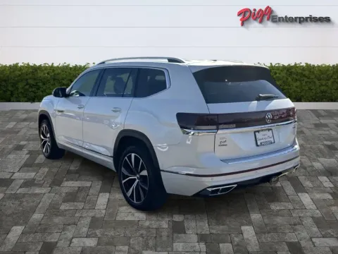 Photos of 2024 VOLKSWAGEN ATLAS SEL PREMIUM R-LINE AWD for sale in Prattville, AL at Pigg Enterprises