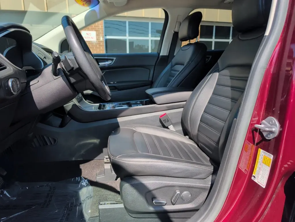 Ford Edge photo 9