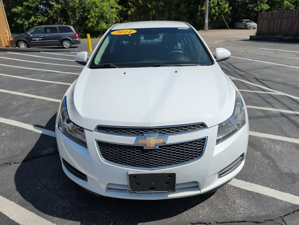 Chevrolet Cruze photo 8