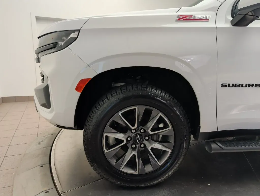 Chevrolet Suburban photo 26