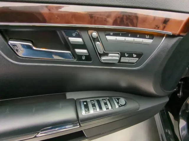 Mercedes-Benz S-Class photo 22