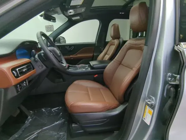 Lincoln Aviator photo 10