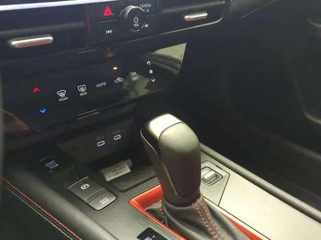 2025 Nissan Kicks SR - Photo 17