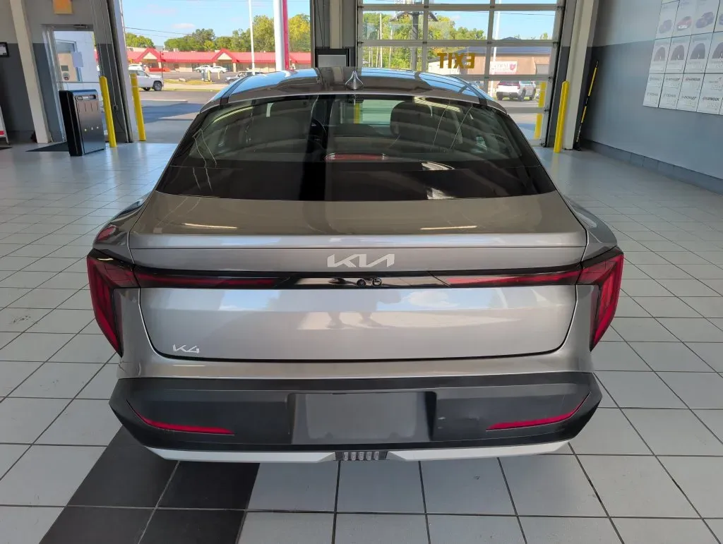 Kia K4 photo 5