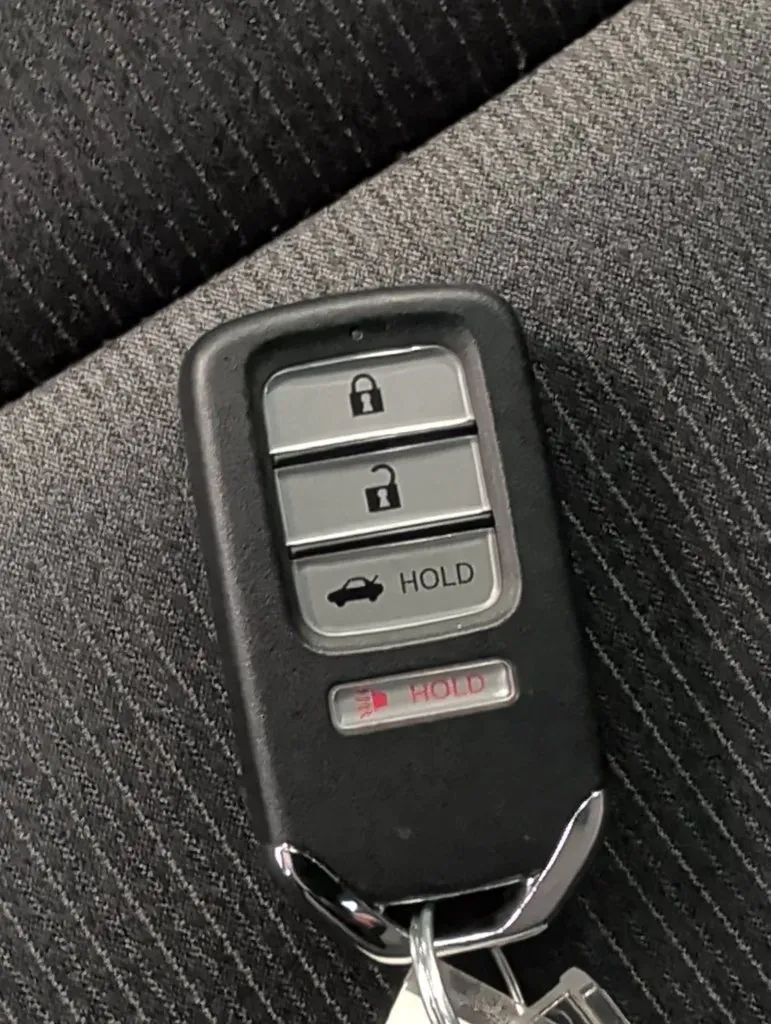 Honda Accord photo 29