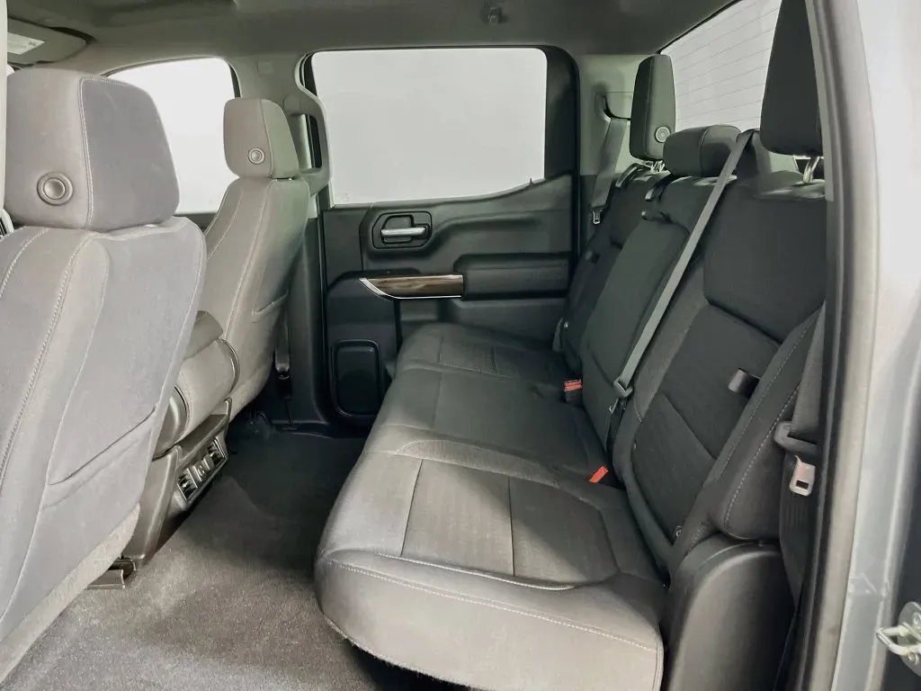 Chevrolet Silverado photo 21
