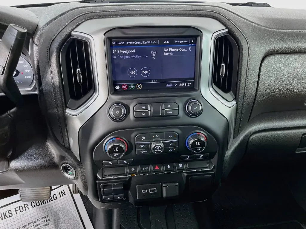 Chevrolet Silverado photo 18