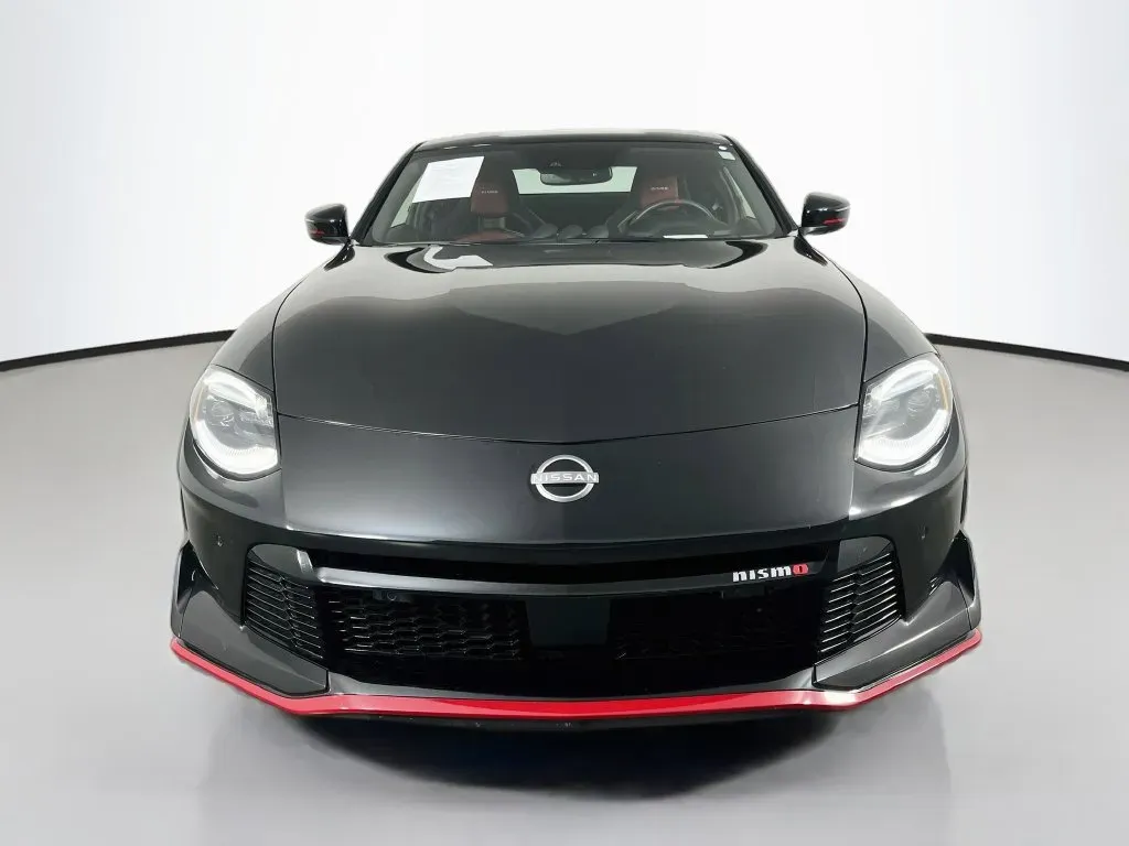 Nissan Z photo 2