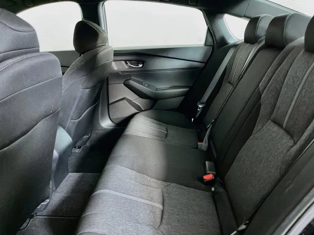 Honda Accord photo 24