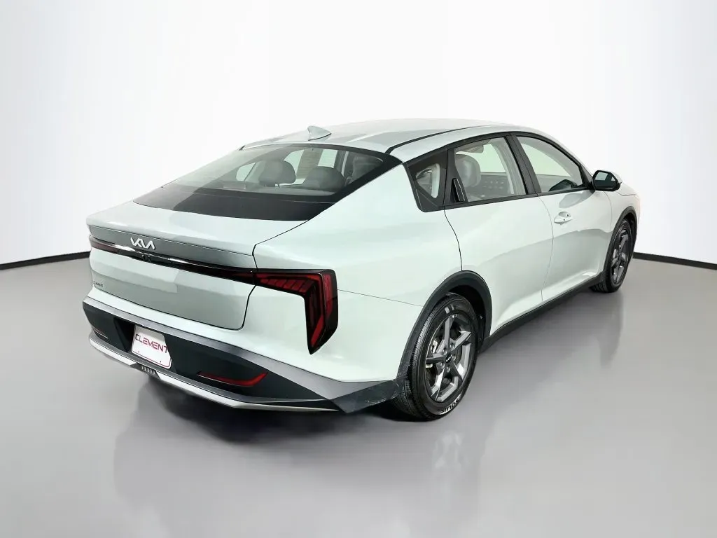 Kia K4 photo 5
