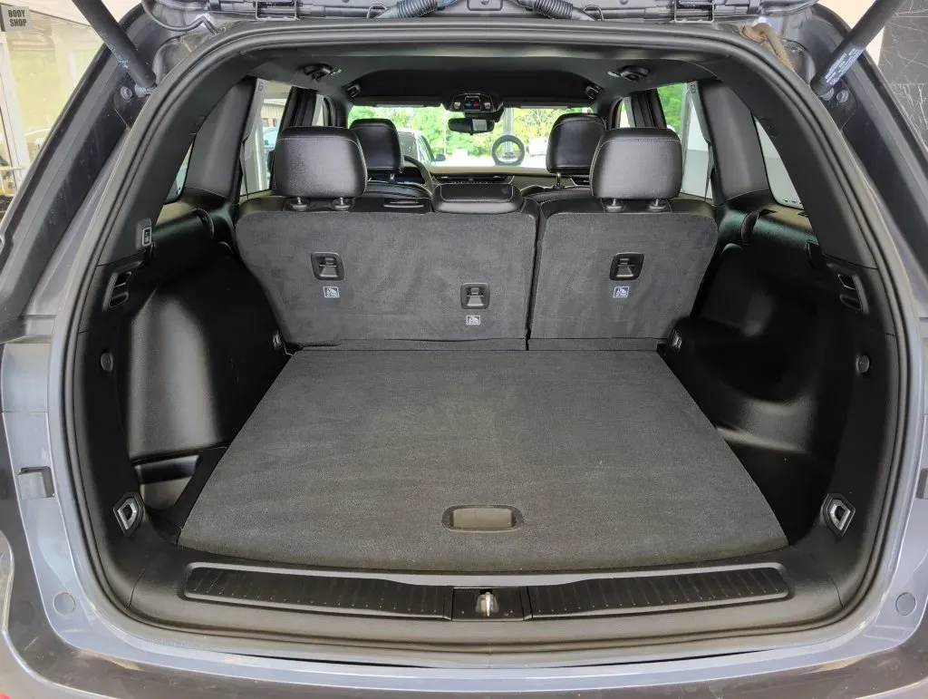 Jeep Grand Cherokee photo 23