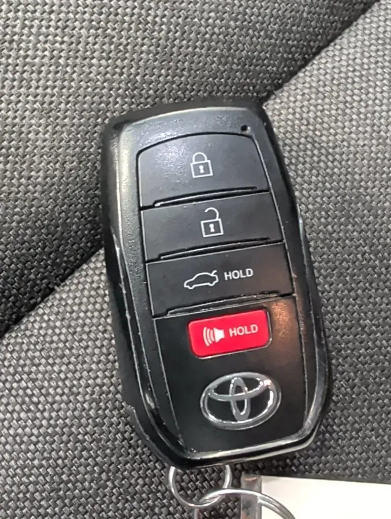 Toyota Camry photo 23