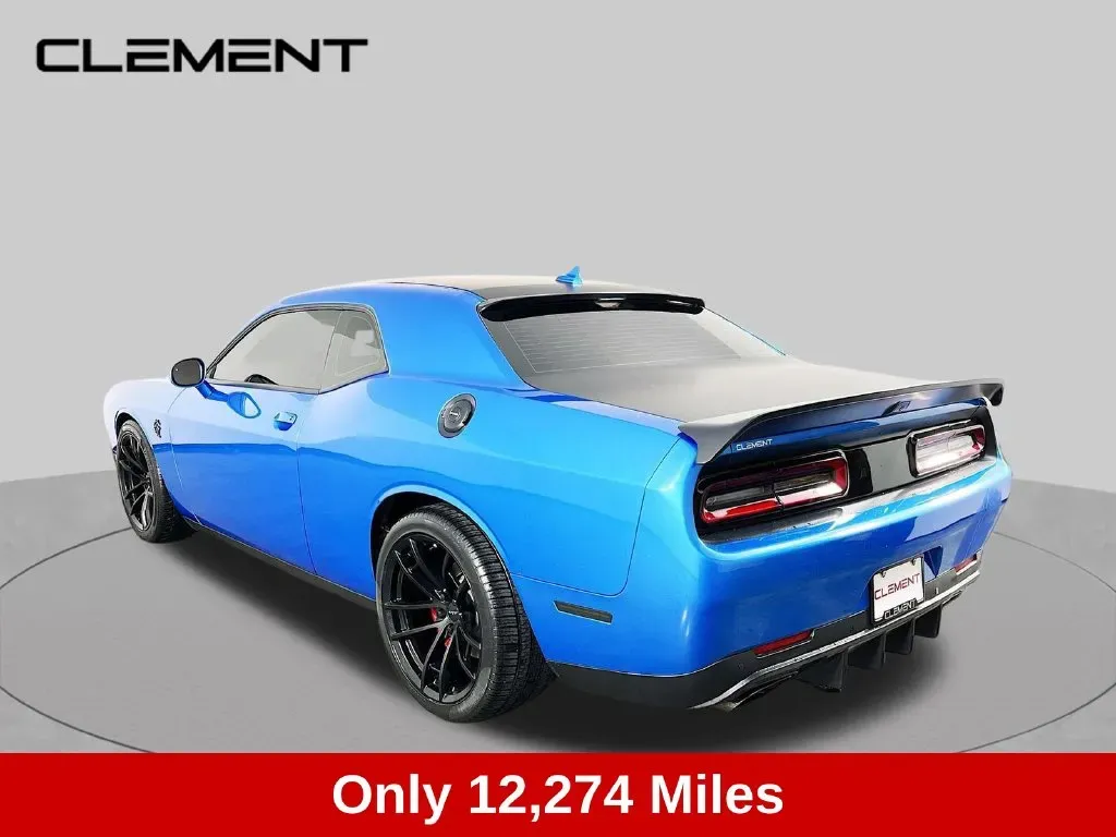 Dodge Challenger photo 8