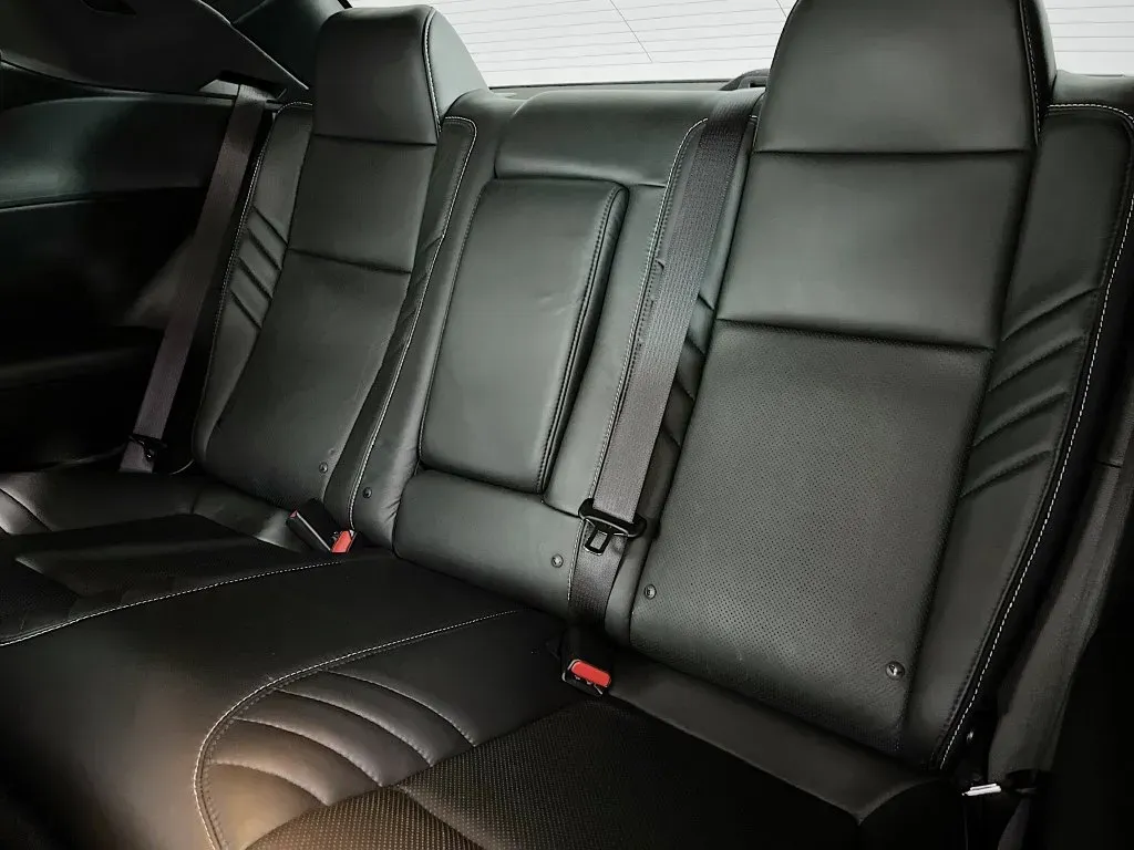 Dodge Challenger photo 30
