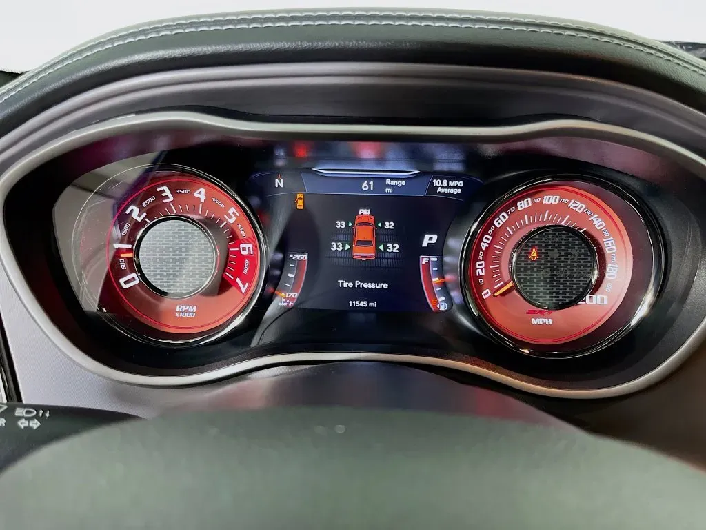 Dodge Challenger photo 17