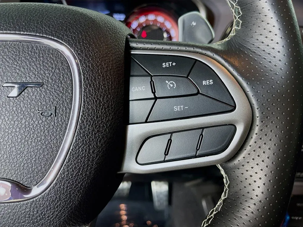 Dodge Challenger photo 16