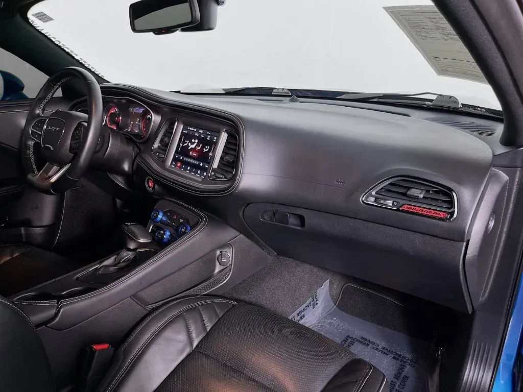 Dodge Challenger photo 34