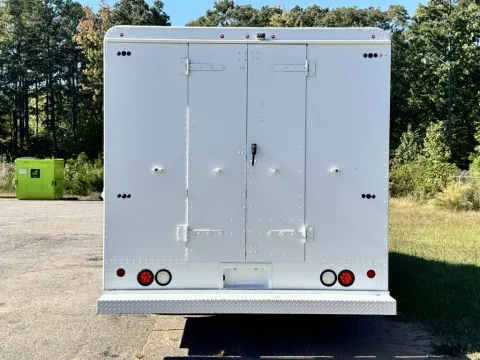 More photos of 2018 Ford step van E-350 SD at Triangle Truck Center Inc., NC