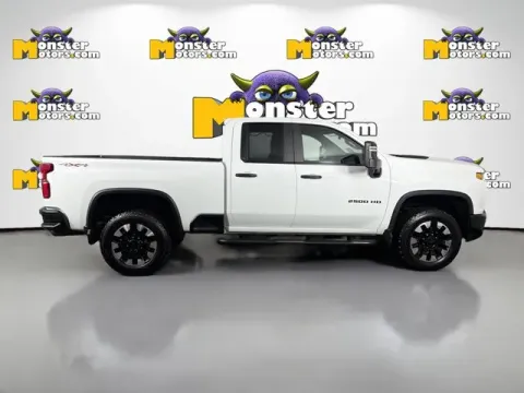 More photos of 2020 Chevrolet Silverado 2500HD Custom at Monster Motors - Jackson, MI, MI