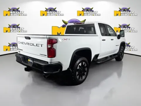 More photos of 2020 Chevrolet Silverado 2500HD Custom at Monster Motors - Jackson, MI, MI