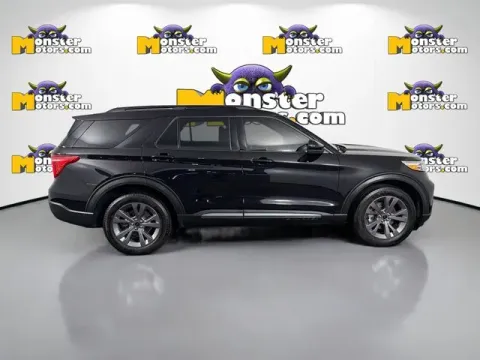 More photos of 2022 Ford Explorer XLT at Monster Motors - Jackson, MI, MI