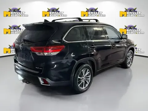More photos of 2018 Toyota Highlander at Monster Motors - Jackson, MI, MI