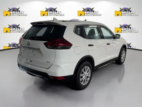 More photos of 2018 Nissan Rogue at Monster Motors - Jackson, MI, MI