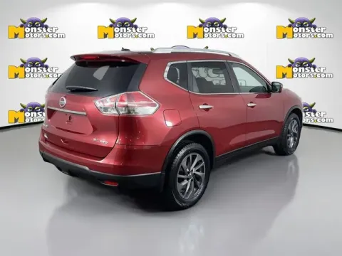 More photos of 2016 Nissan Rogue SL at Monster Motors - Jackson, MI, MI