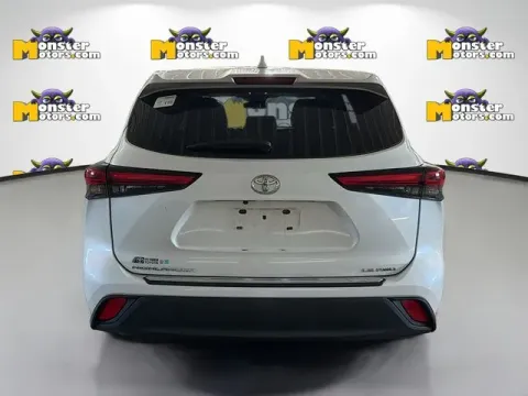 More photos of 2020 Toyota Highlander LE at Monster Motors - Jackson, MI, MI