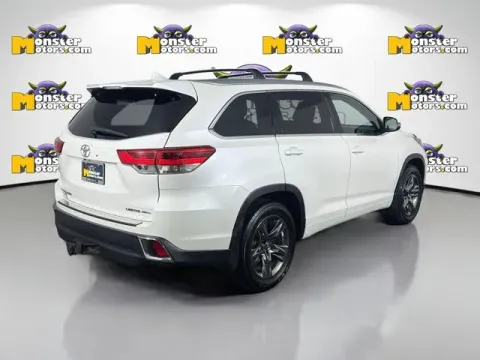 More photos of 2017 Toyota Highlander Limited at Monster Motors - Jackson, MI, MI