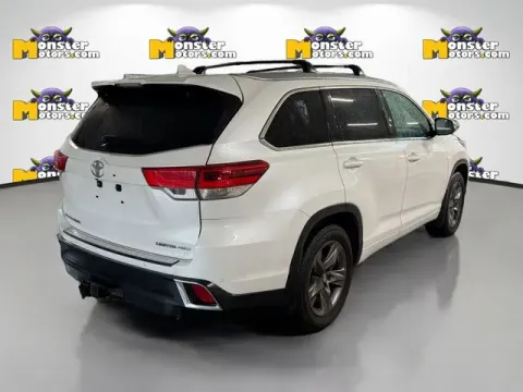More photos of 2017 Toyota Highlander Limited at Monster Motors - Jackson, MI, MI