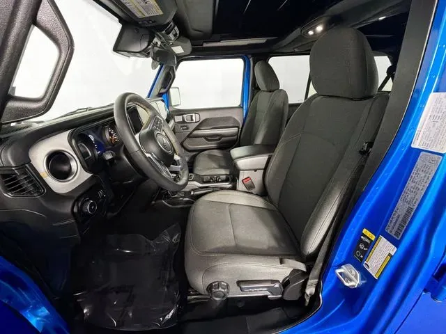 2024 Jeep Wrangler 4-Door Sahara - Photo 19