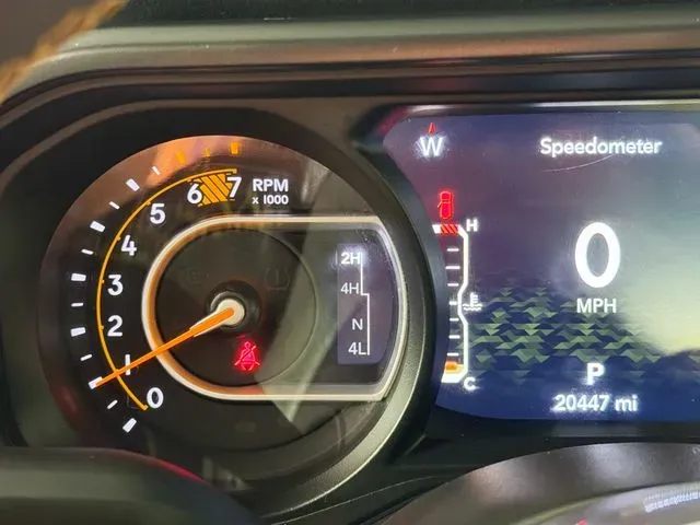 2024 Jeep Wrangler 4-Door Sahara - Photo 13