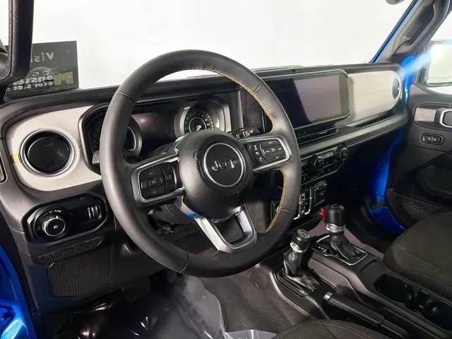 2024 Jeep Wrangler 4-Door Sahara - Photo 9