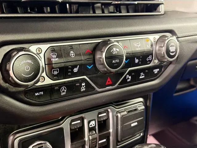 2024 Jeep Wrangler 4-Door Sahara - Photo 15