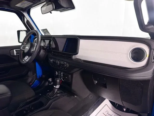 2024 Jeep Wrangler 4-Door Sahara - Photo 28