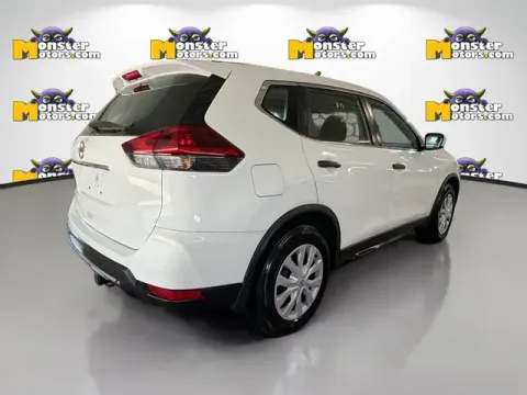 More photos of 2018 Nissan Rogue at Monster Motors - Jackson, MI, MI