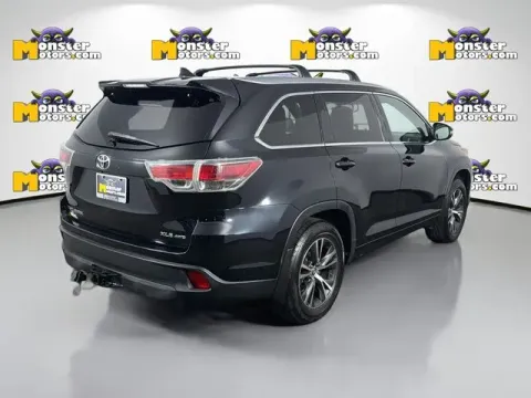 More photos of 2016 Toyota Highlander XLE V6 at Monster Motors - Jackson, MI, MI