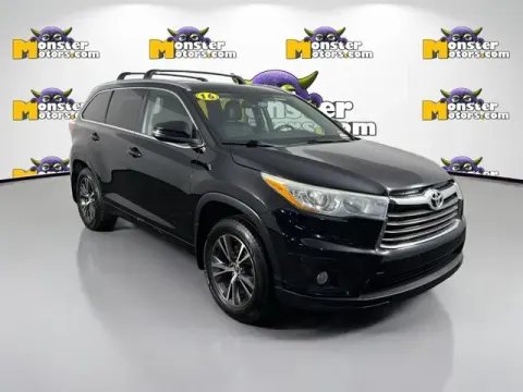 Another view of 2016 Toyota Highlander XLE V6 for sale in Michigan Center, MI at Monster Motors - Jackson, MI