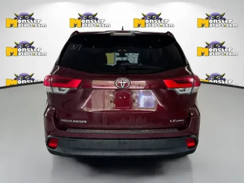 More photos of 2018 Toyota Highlander LE at Monster Motors - Jackson, MI, MI